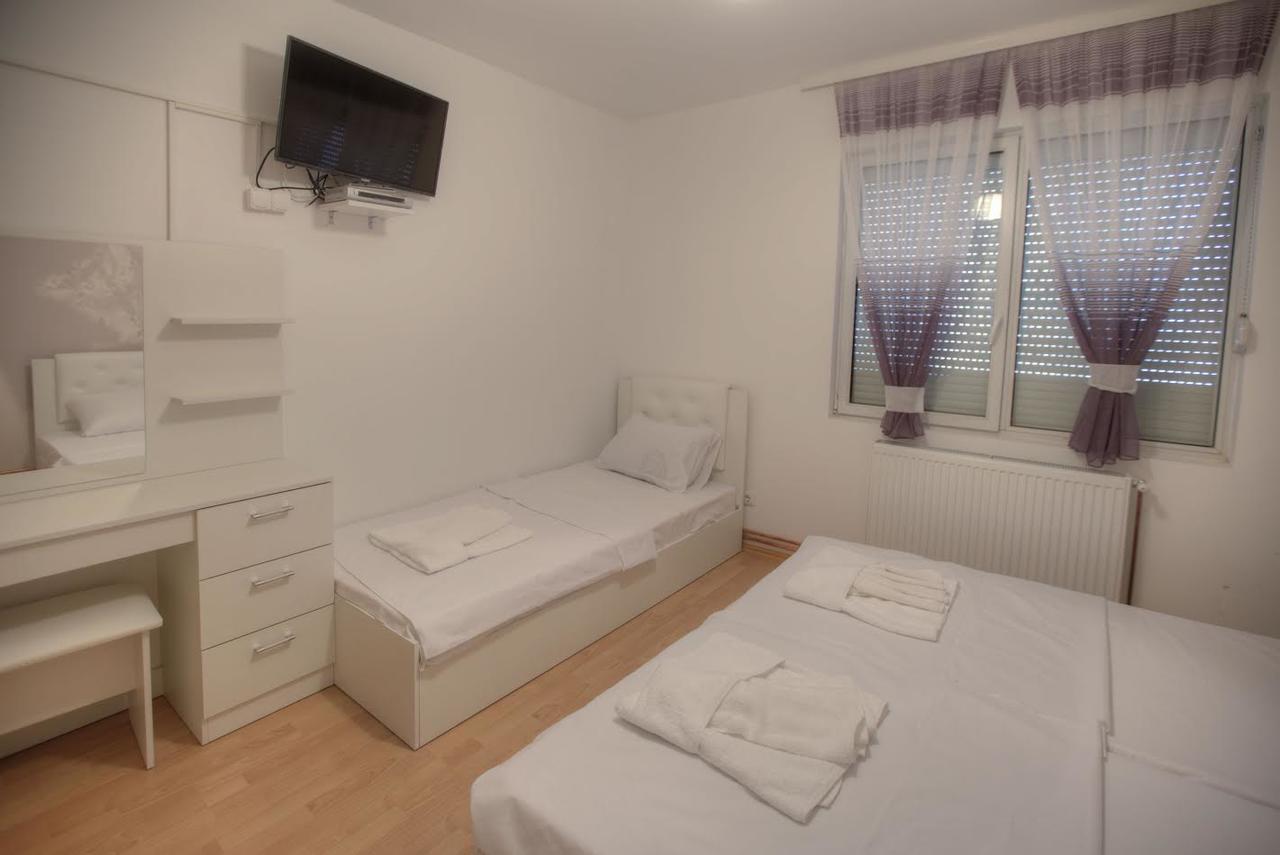 Guest House Prishtine Экстерьер фото