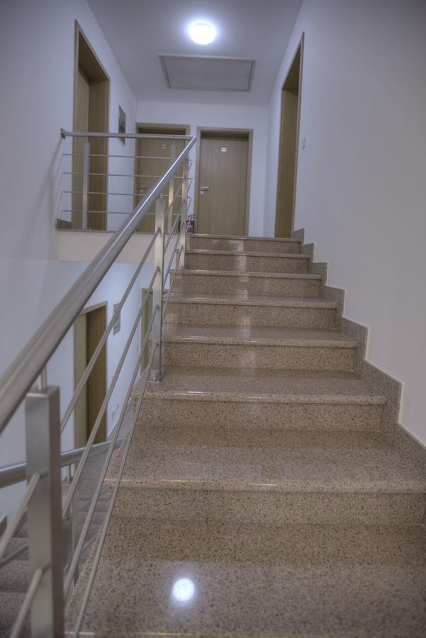 Guest House Prishtine Экстерьер фото