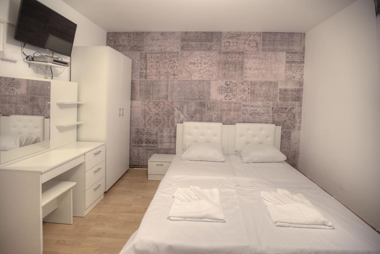 Guest House Prishtine Экстерьер фото