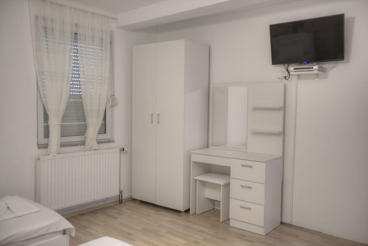 Guest House Prishtine Экстерьер фото